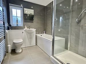 Family Bathroom- click for photo gallery